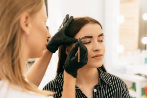 profesjonalne produkty do stylizacji brwi i rzęs